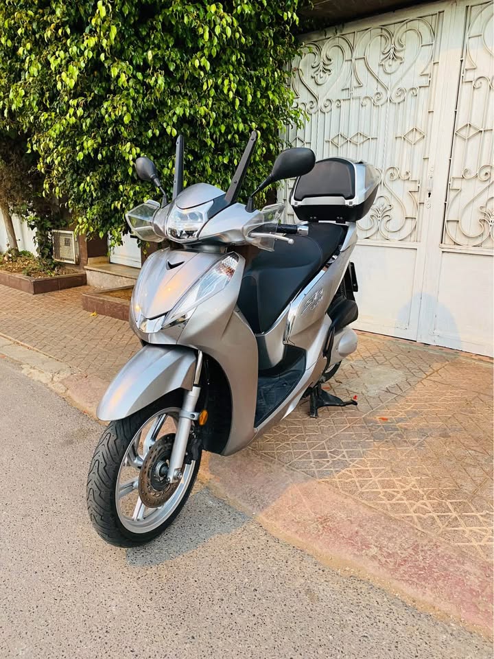 Image de Sh 300i smart 2020 à vendre
