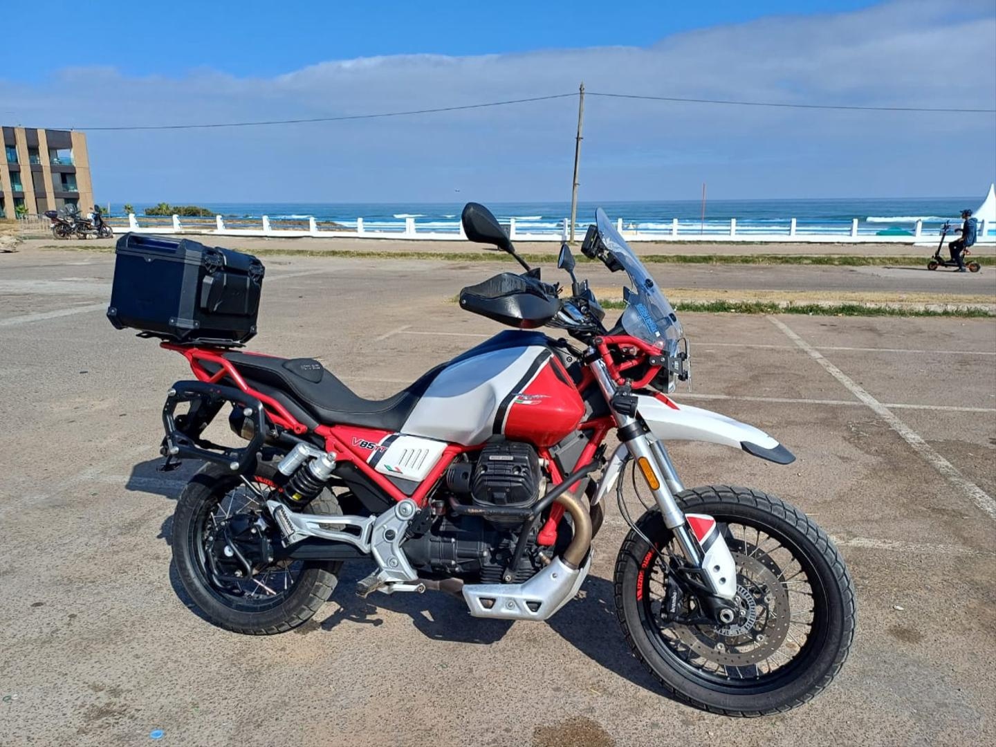 Image de Moto Guzzi V85TT état neuf à vendre