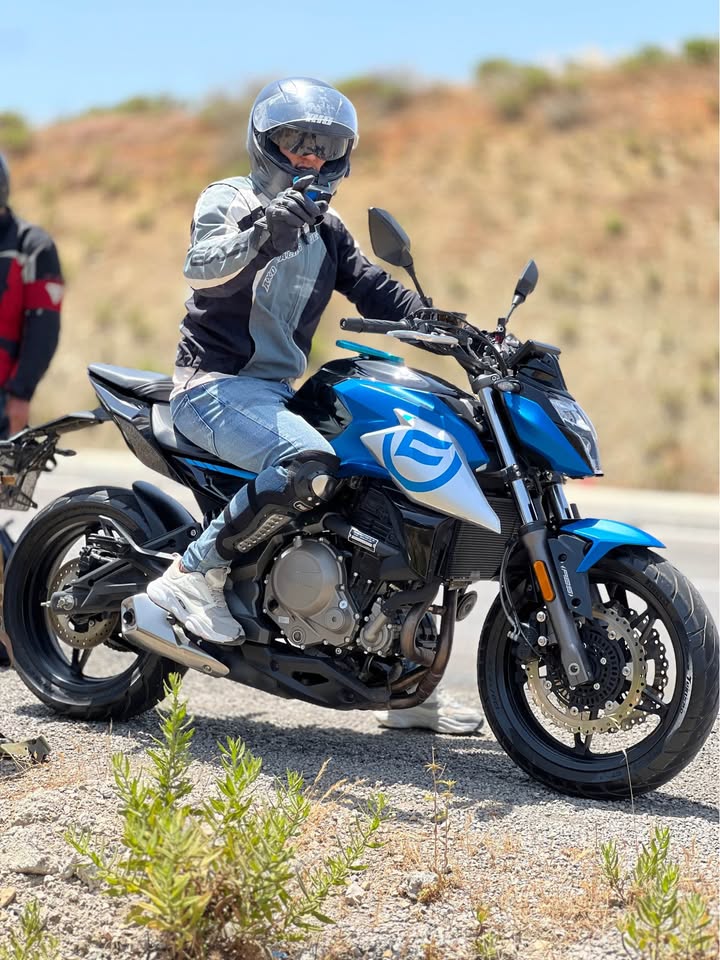Image de CF moto 650NK à vendre
